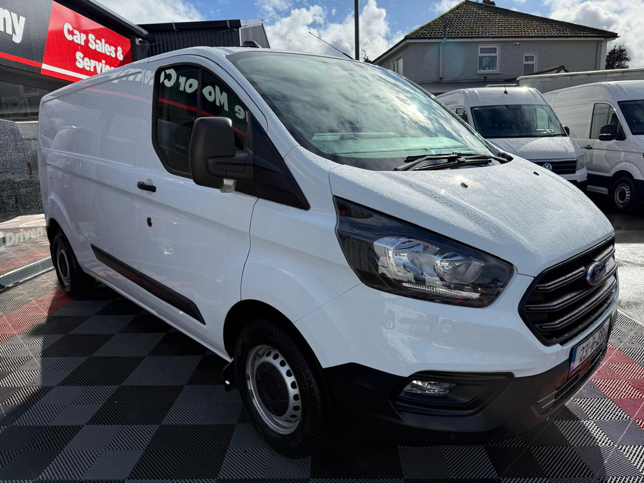 2023 Ford Transit Custom - image 6