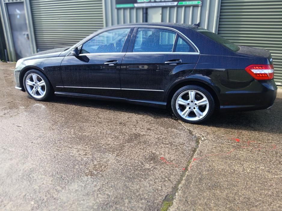 2012 Mercedes-Benz E Class - image 4