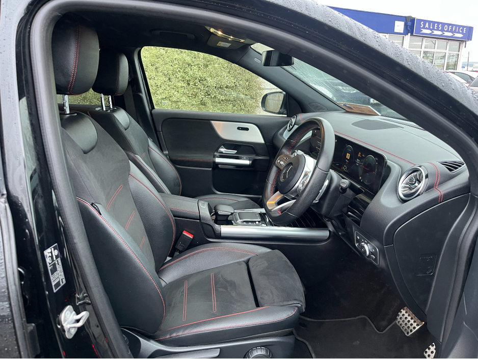 2024 Mercedes-Benz EQA 300 AMG LINE 4MATIC €34,950