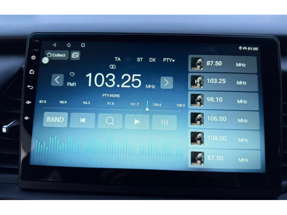 2020 Honda Fit - image 13