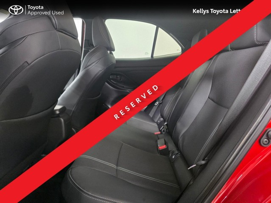 2025 Toyota Yaris Cross - image 7