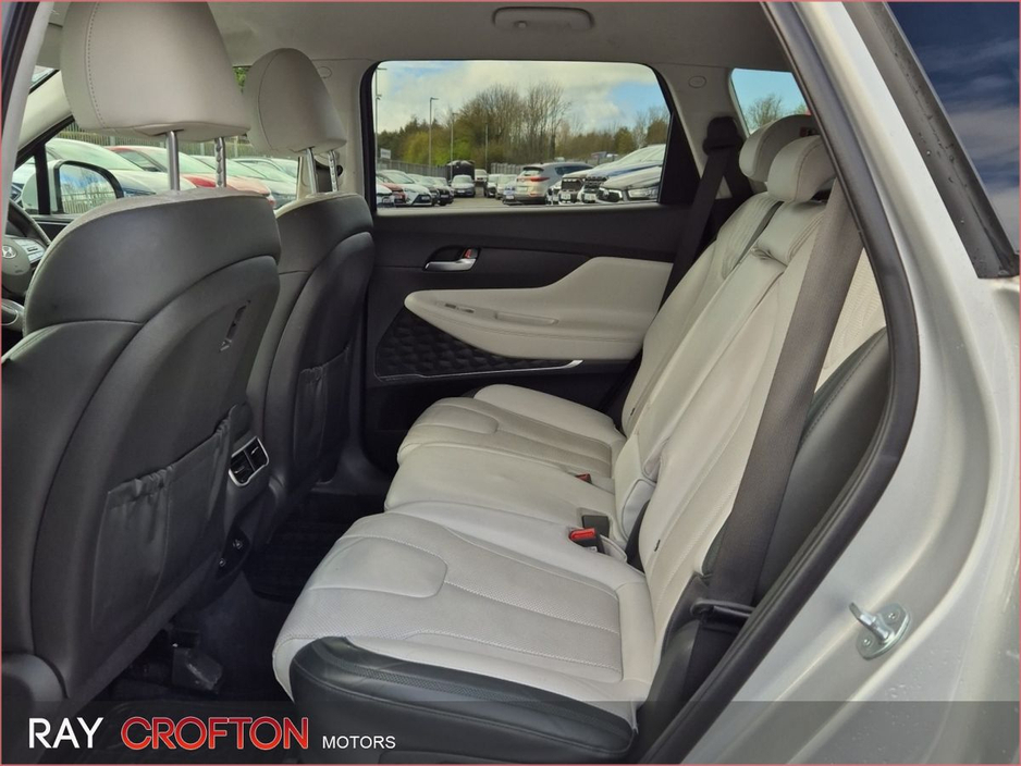 2023 Hyundai Santa Fe - image 7