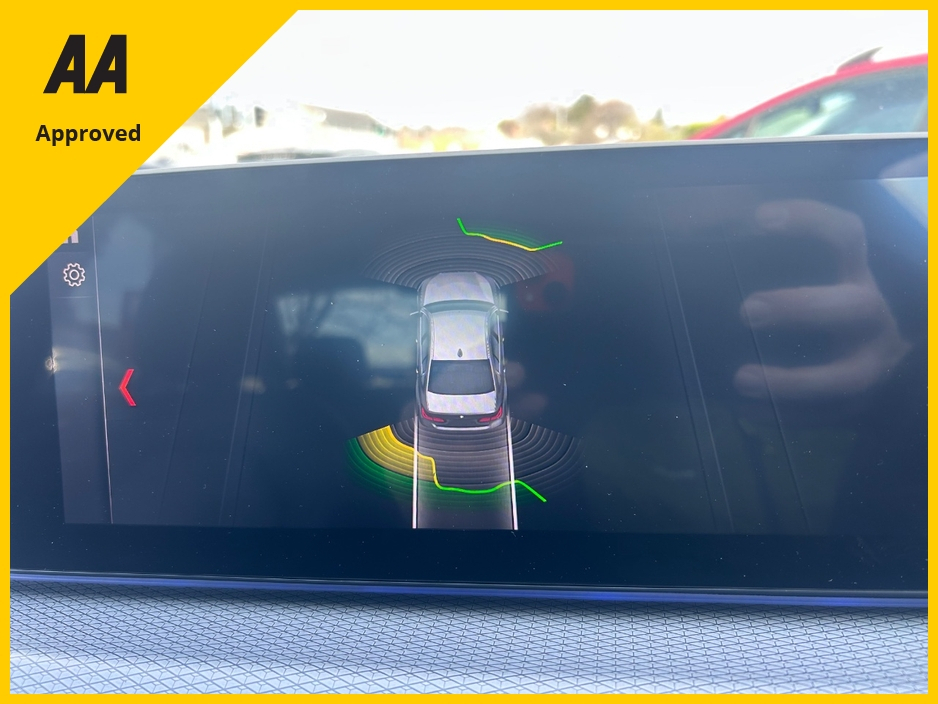 2018 BMW 5 Series - image 22