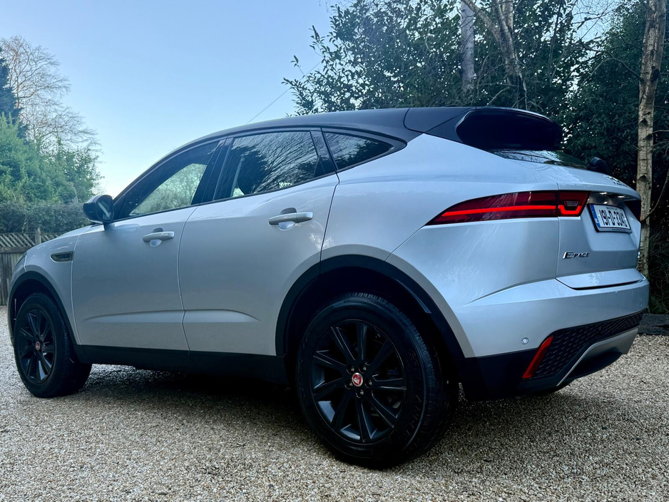 2019 Jaguar E-Pace - image 9