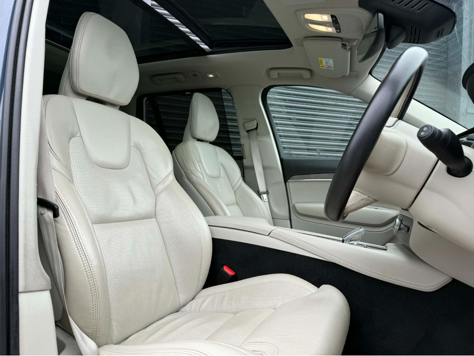 2023 Volvo XC90 - image 8