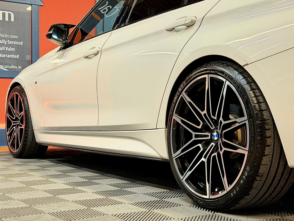 2016 BMW 3 Series - image 26