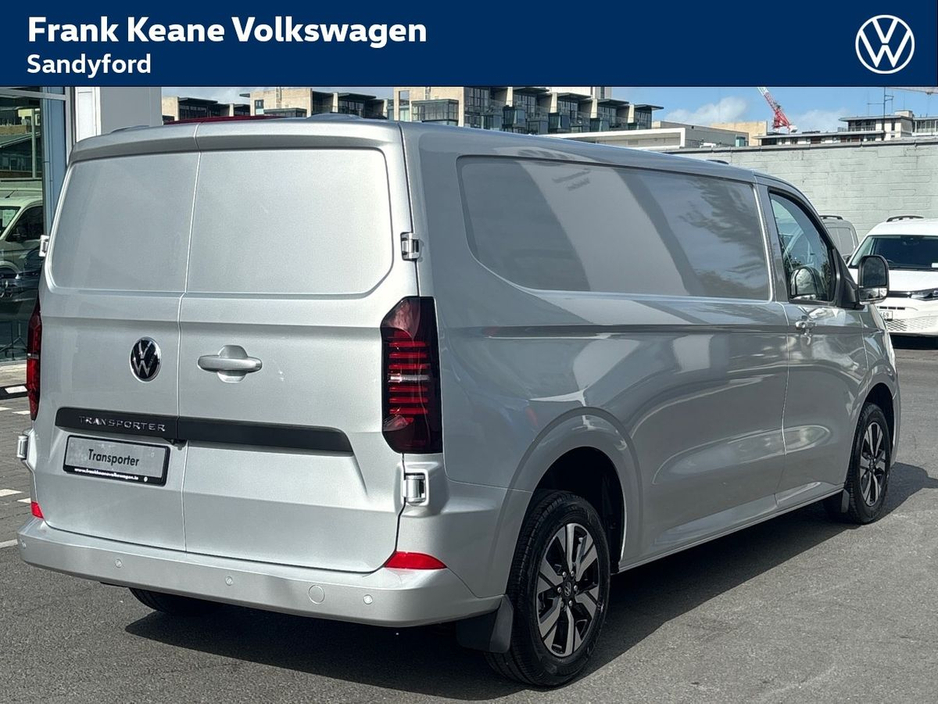2026 Volkswagen Transporter - image 3