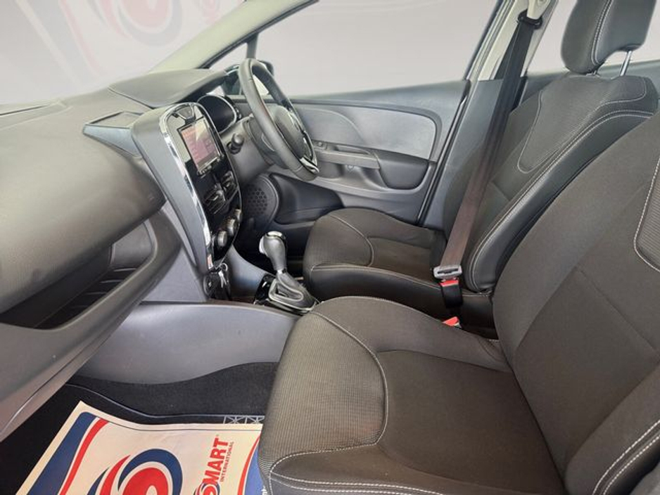 2015 Renault Clio - image 17