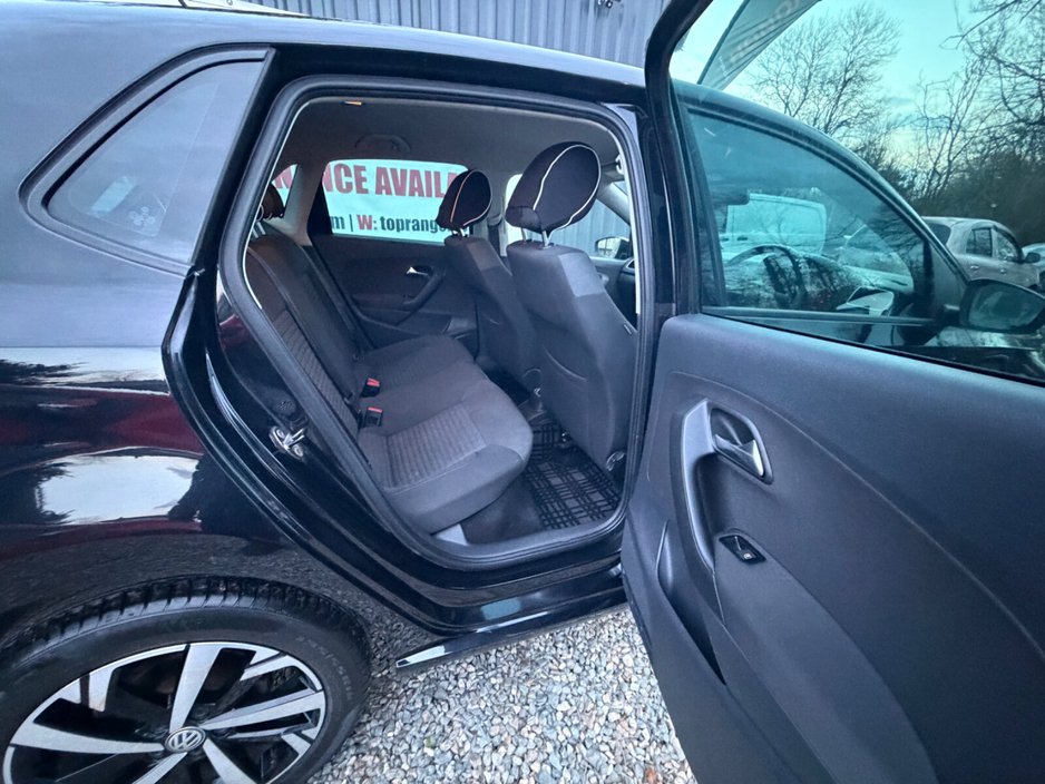 2013 Volkswagen Polo - image 8