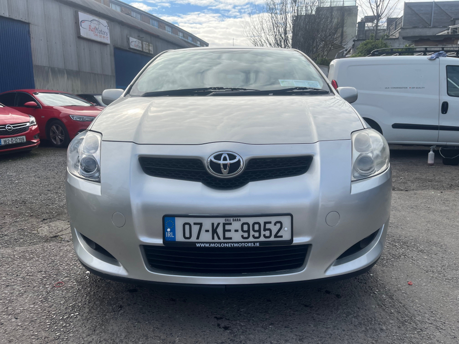 2007 Toyota Auris - image 8