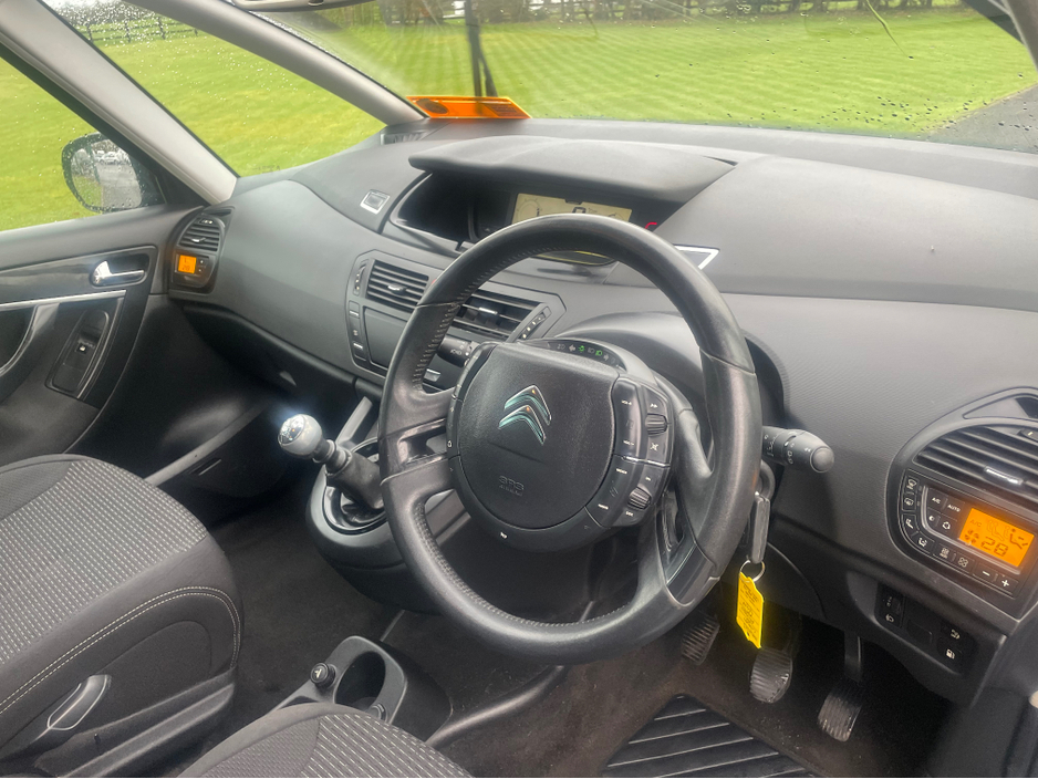 2013 Citroen C4 Picasso - image 7