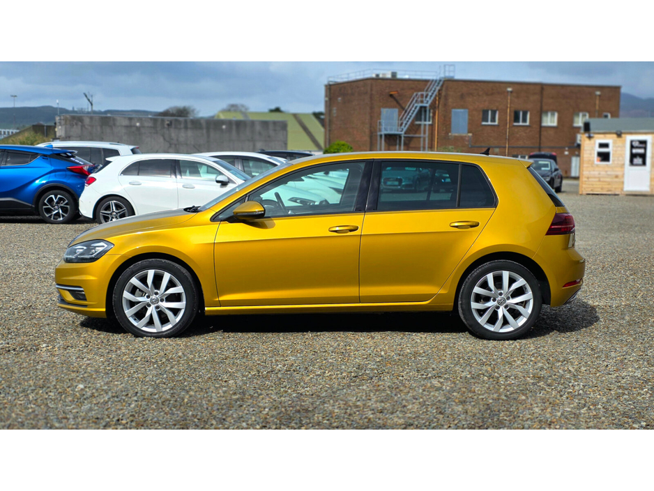 2017 Volkswagen Golf - image 3