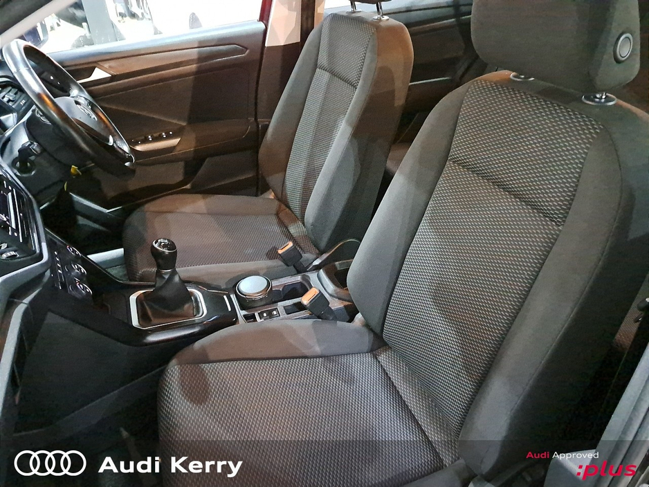 2018 Volkswagen T-Roc - image 11