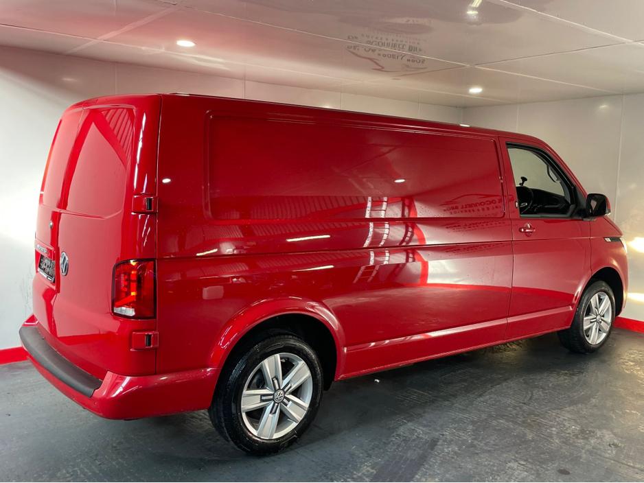 2020 Volkswagen Transporter - image 11