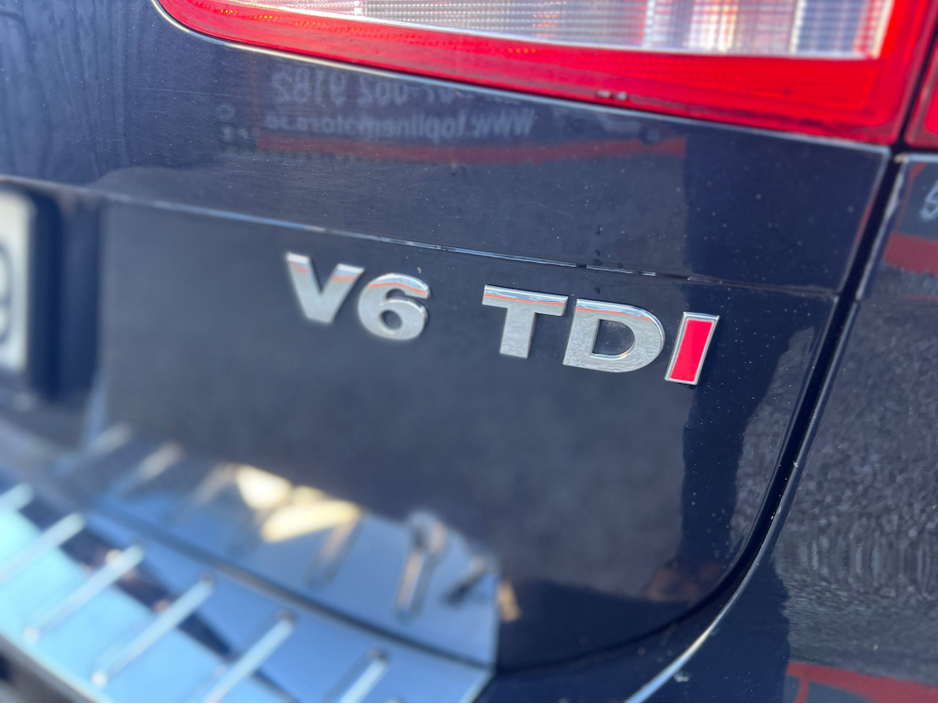 2018 Volkswagen Touareg - image 20