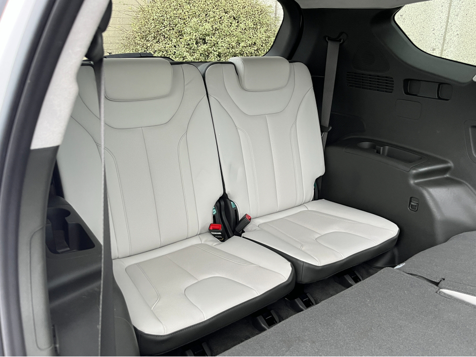 2022 Hyundai Santa Fe 7 SEATER EXECUTIVE PLUS AUTOMATIC 2.2 DIESEL //MASSIVE SPEC//KRELL SOUND SYSTEM//HEATED AND COOLED SEATS//FULL LEATHER ELECTRIC SEATS// €39,950