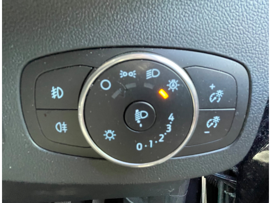 2021 Ford Puma - image 10