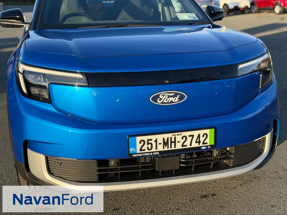 2025 Ford Explorer - image 7