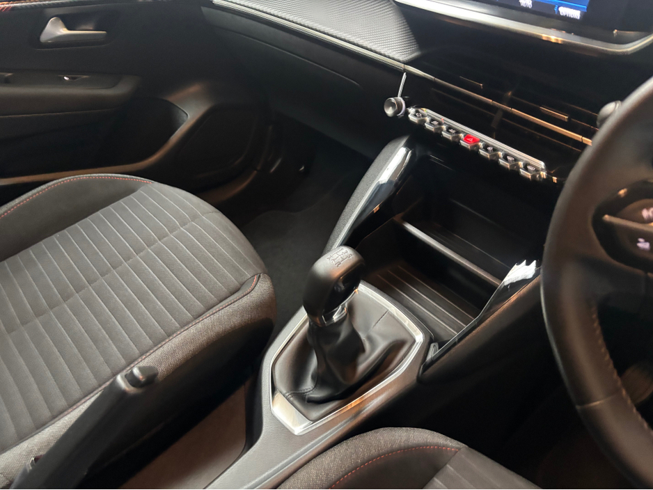 2023 Peugeot 208 - image 12