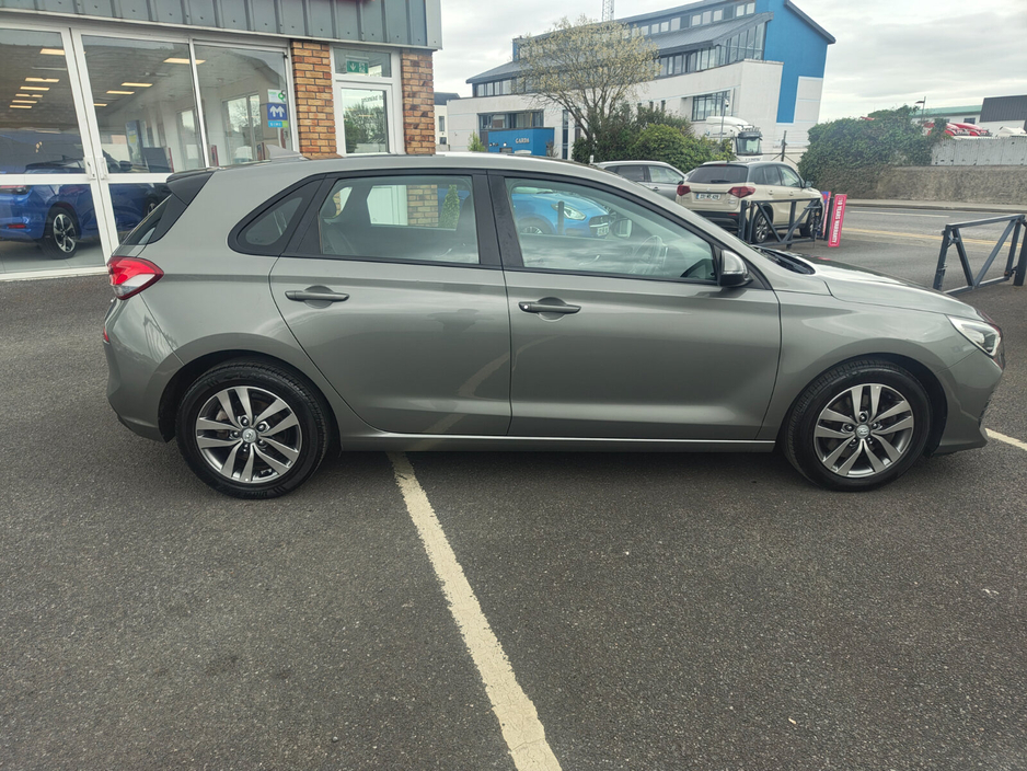 2020 Hyundai i30 - image 9