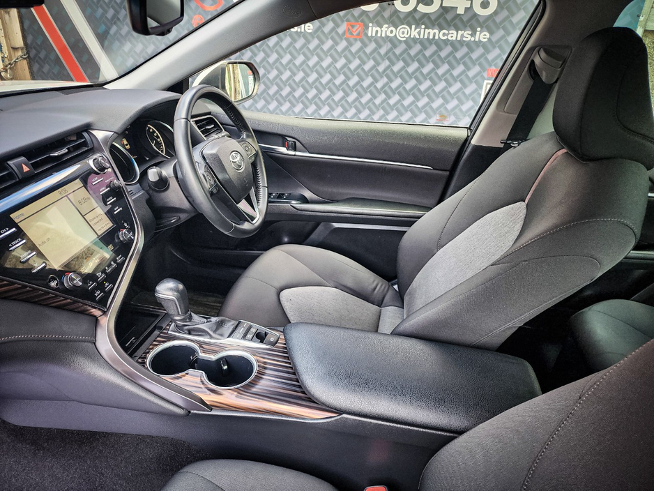 2020 Toyota Camry - image 21