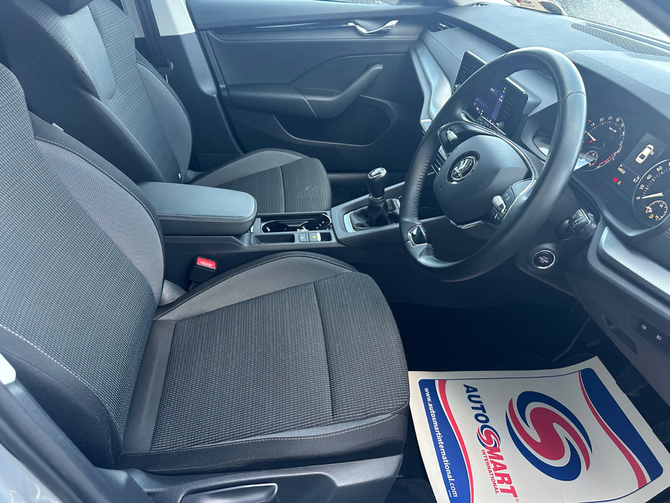 2023 Skoda Octavia - image 8