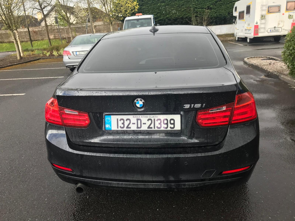 2013 BMW 3 Series - image 4