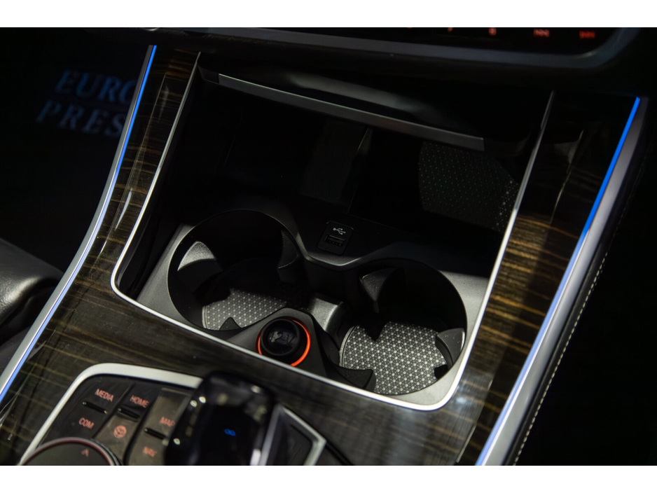 2021 BMW X5 - image 22