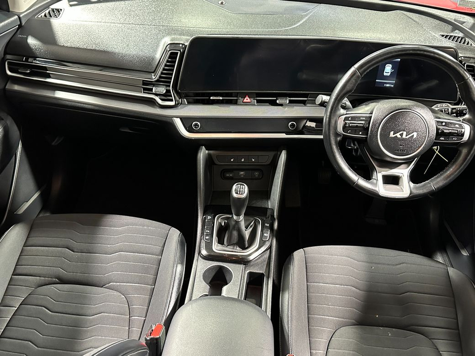 2022 Kia Sportage - image 9