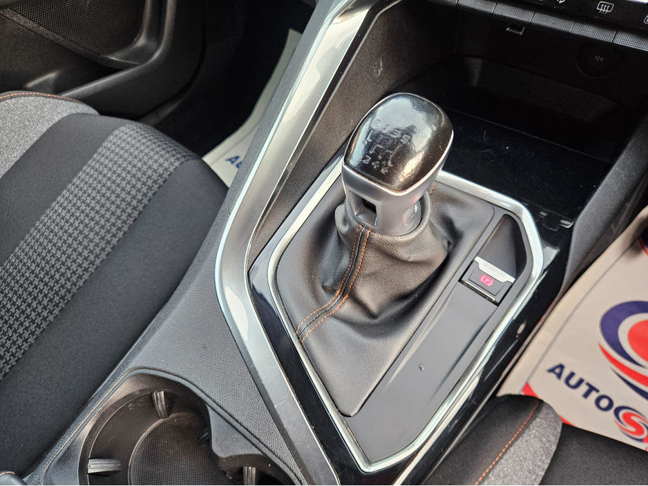 2017 Peugeot 3008 1.2 ACTIVE S/S 130BHP NCT 01/28 FINANCE AVAILABLE FROM € 54 PER WEEK BLUETOOTH/ ALLOYS/ USB/ DIGITAL DASH/ TOUCH SCREEN MEDIA/ ELECTRIC WINDOWS AND MIRRORS/ AUTO LIGHTS AND WIPERS/ HISTORY CHECKED €11,950