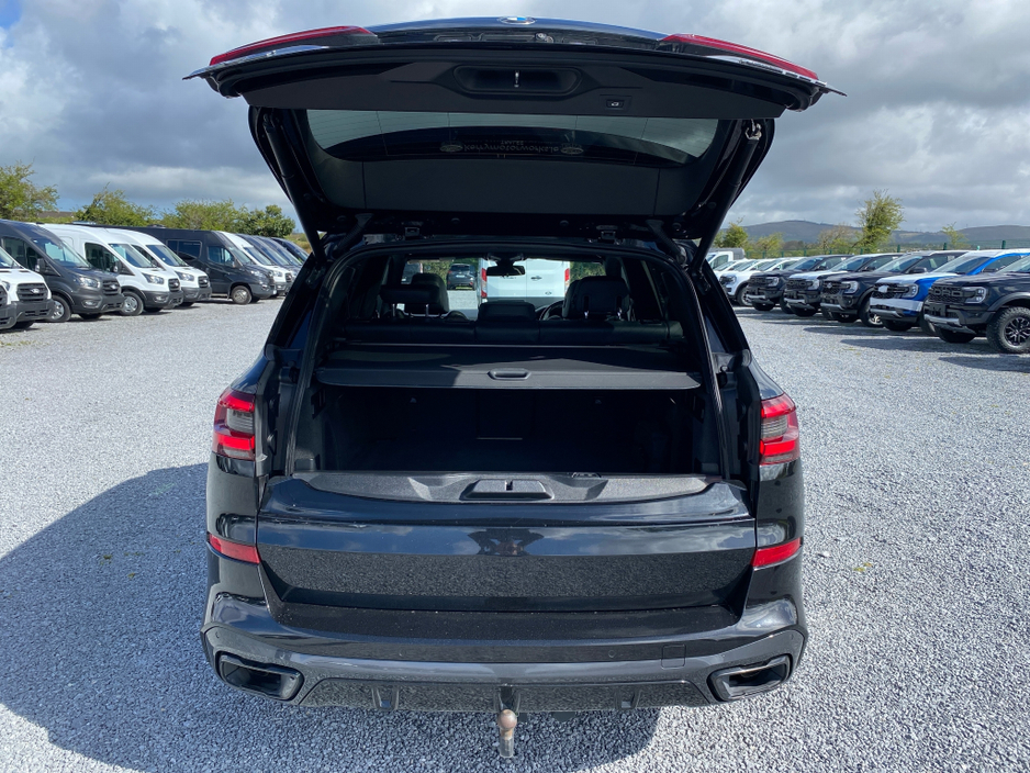 2021 BMW X5 - image 34