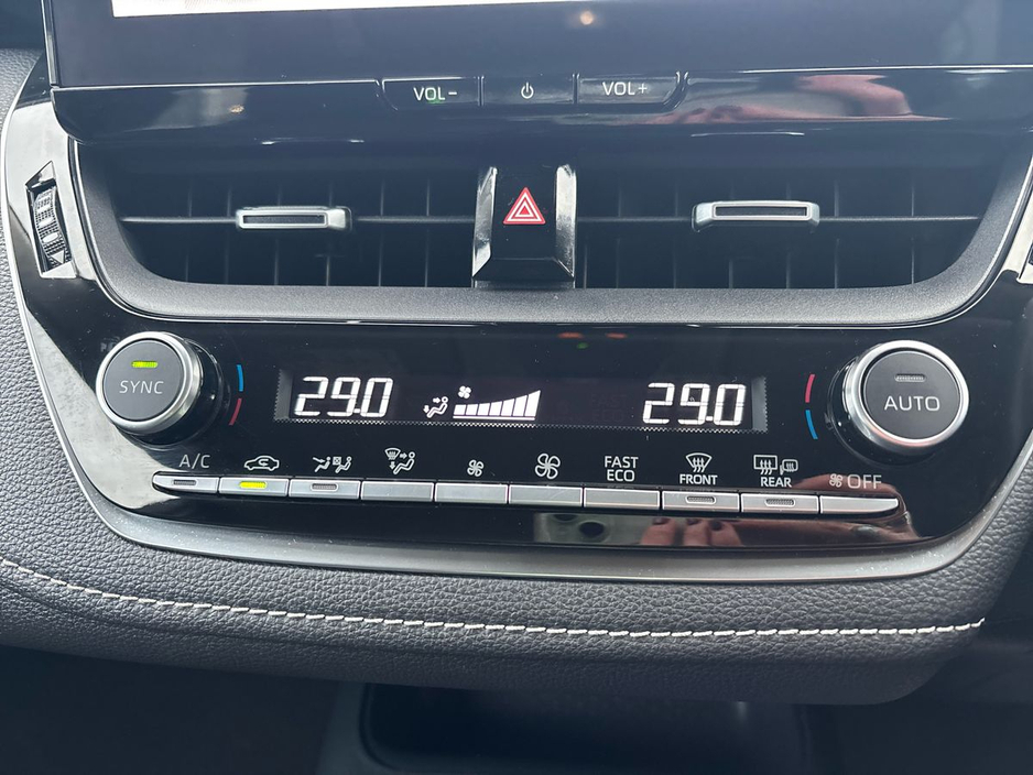 2023 Toyota Corolla - image 18