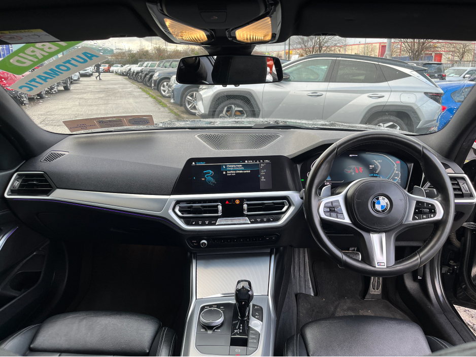 2019 BMW 3 Series 330e M-SPORT AUTOMATIC 2.0 PETROL PLUG IN HYBRID //REVERSE CAMERA//SAT NAV//FULL LEATHER HEATED SEATS// €26,950