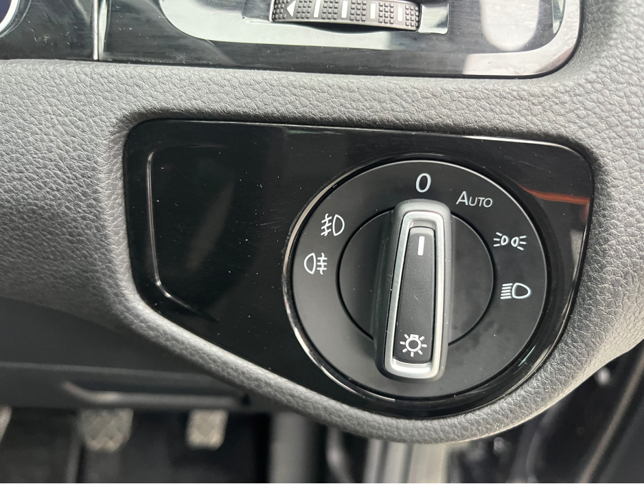 2019 Volkswagen Golf - image 18