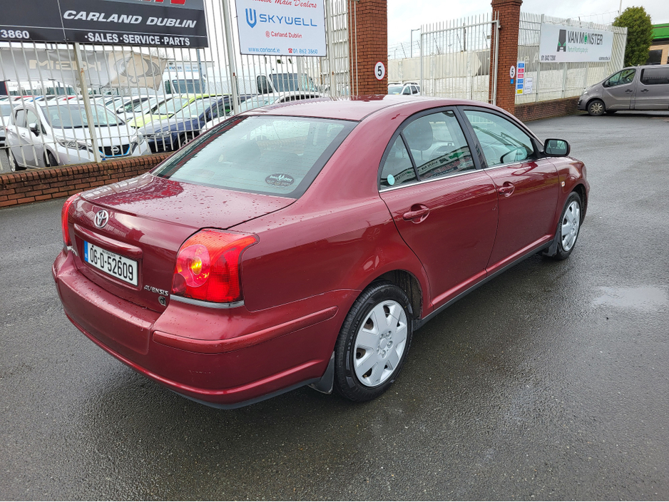 2006 Toyota Avensis - image 3