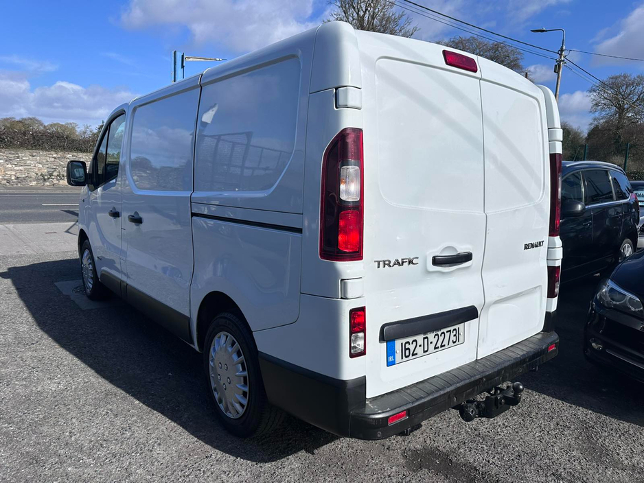 2016 Renault Trafic - image 3