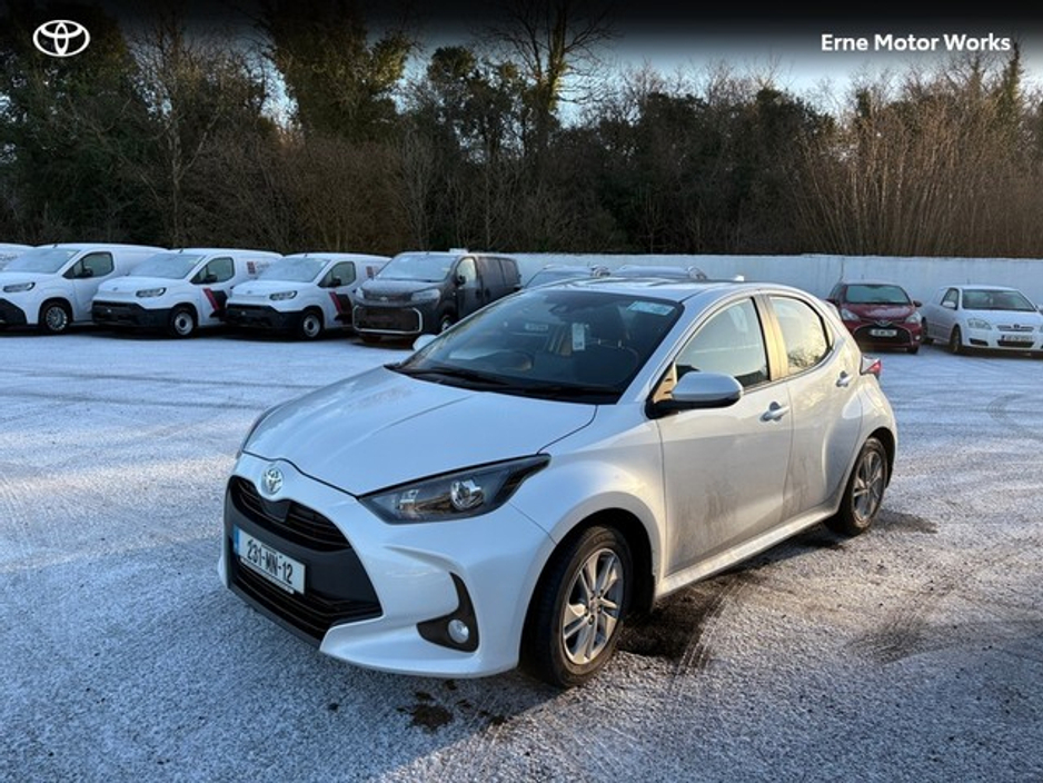 2023 Toyota Yaris YARIS 1.5 LUNA €20,950