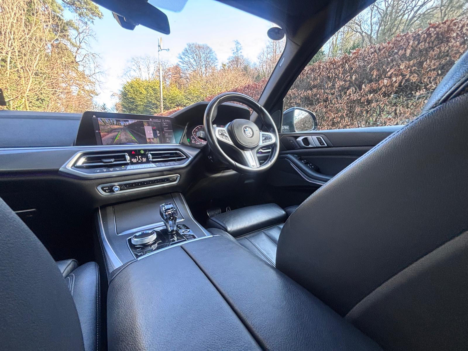 2019 BMW X5 - image 24