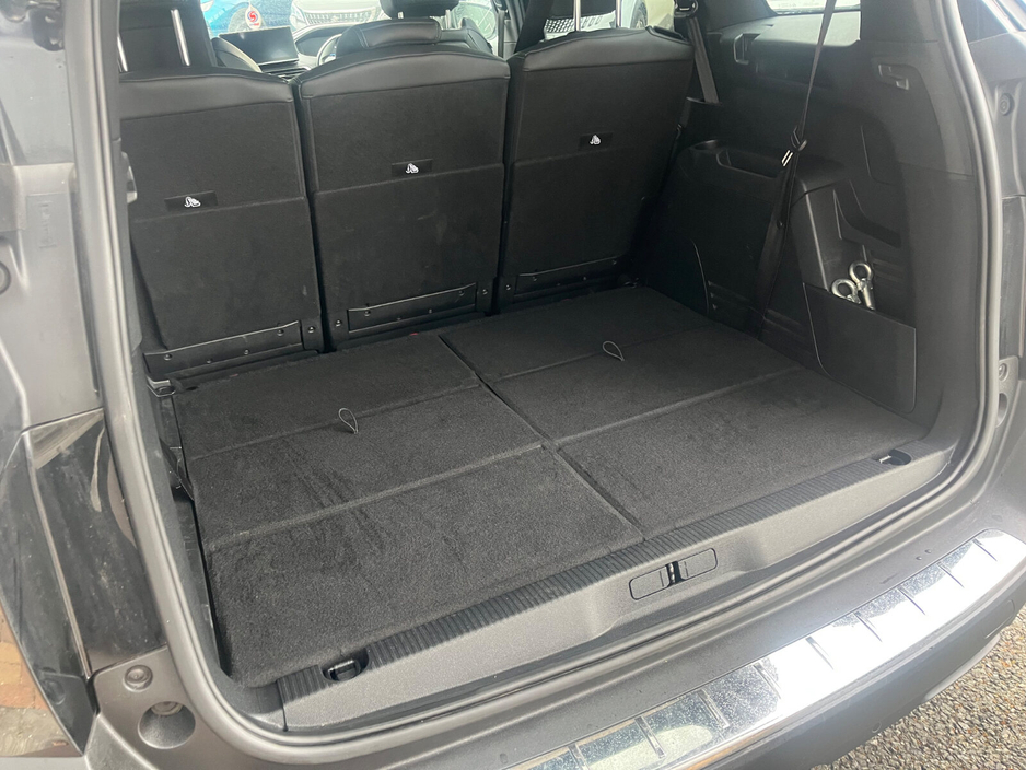 2021 Peugeot 5008 - image 5