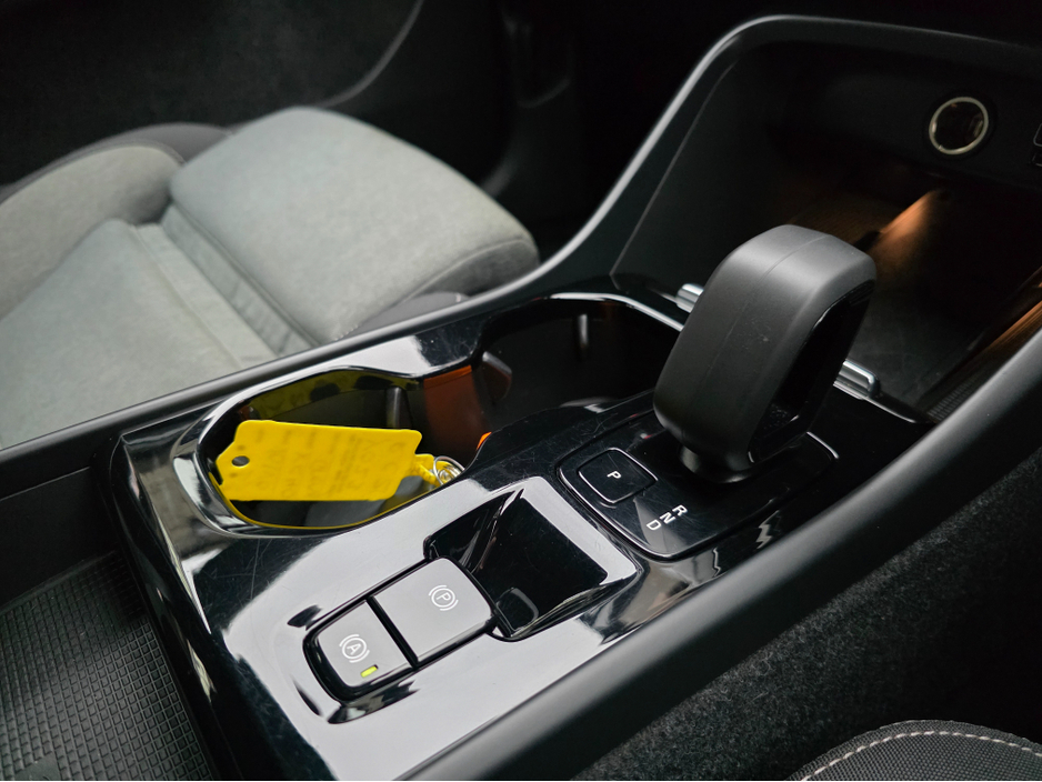 2023 Volvo XC40 RECHARGE T6 PLUS DARK AWD 350 BHP PHEV FINANCE ARRANGED. SIMI. AA APPROVED €35,950