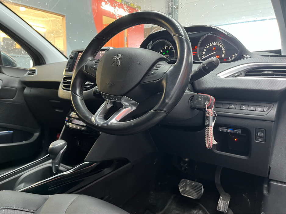 2017 Peugeot 2008 €12950 2017 PEUGEOT 2008 CROSS CITY 1.2 AUTOMATIC / CRUISE CONTROL AND MORE €12,950