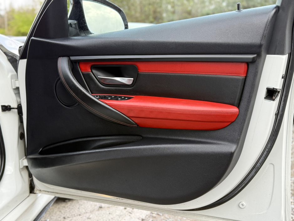 2014 BMW M3 - image 17