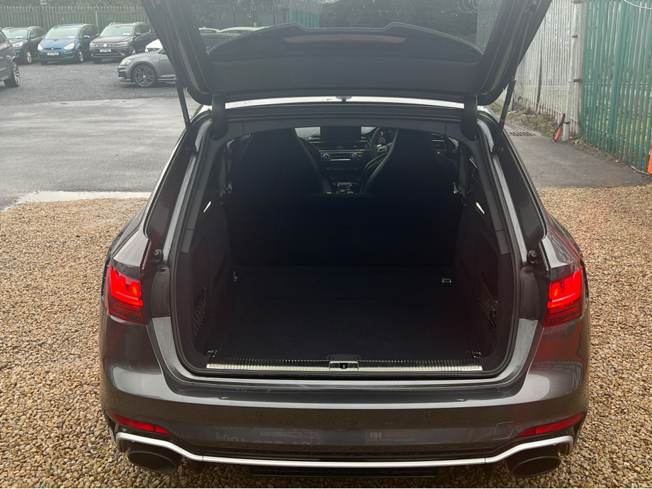 2021 Audi RS4 - image 10