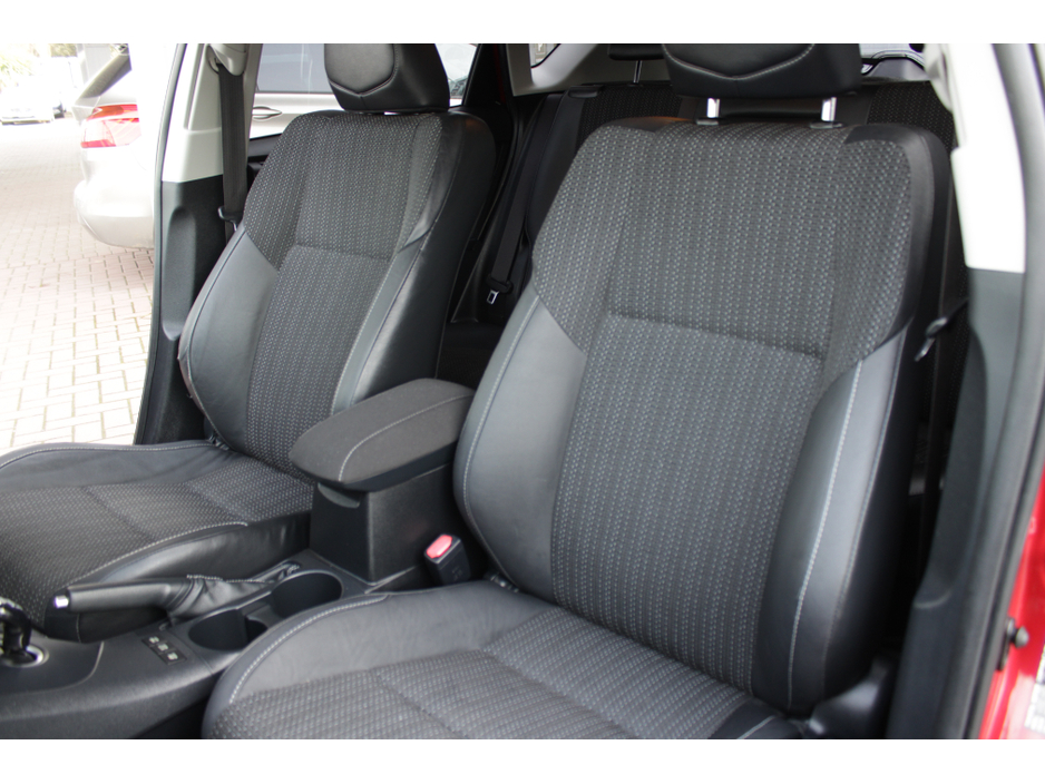 2017 Toyota Auris - image 21