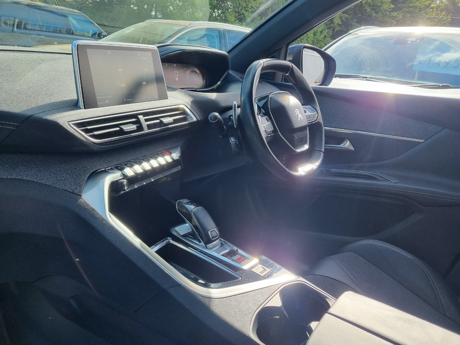 2018 Peugeot 3008 - image 14