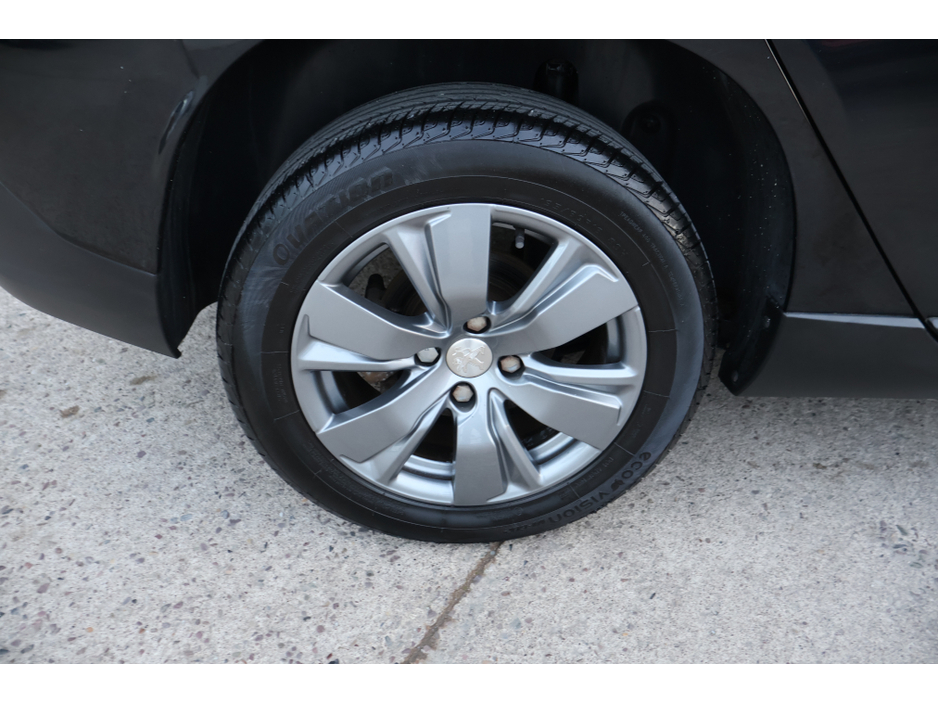 2017 Peugeot 2008 ACTIVE Low Mileage New Timing Belt & Tyres 24 Month NCT! €10,995