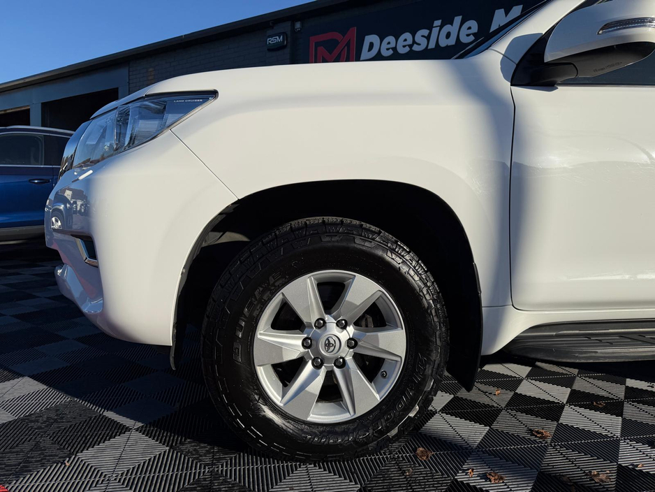 2021 Toyota Landcruiser LAND CRU SWB COMMERCIAL 2DR, VAT INVOICE , Fully Serviced , New 12 MTH DOE , Reverse Camera , 2.8 Dsl Manual , € 143 p/w & €17,950 Trade in / Deposit , Cruise Control , Dual Climate Control , €38,980
