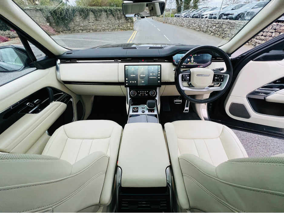 2023 Land Rover Range Rover - image 18