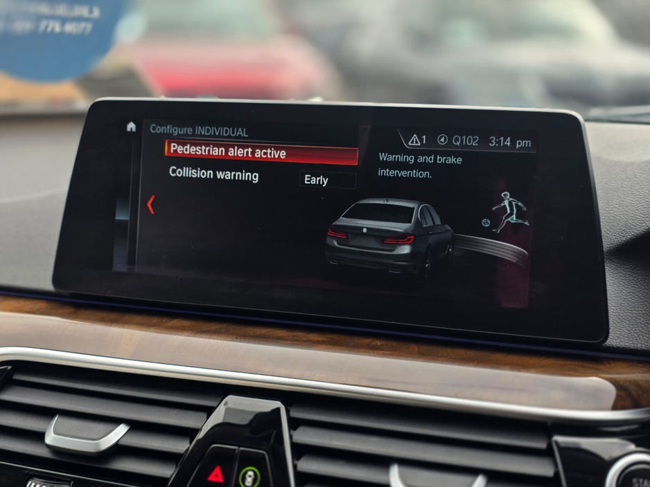 2018 BMW 5 Series - image 18