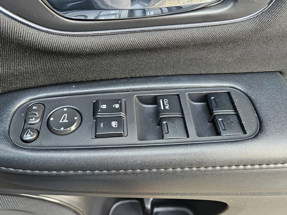 2015 Honda Vezel - image 32